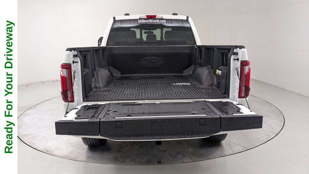 Certified 2025 Ford F150 Platinum w/ FX4 Off-Road Package AWD/4WD image 8