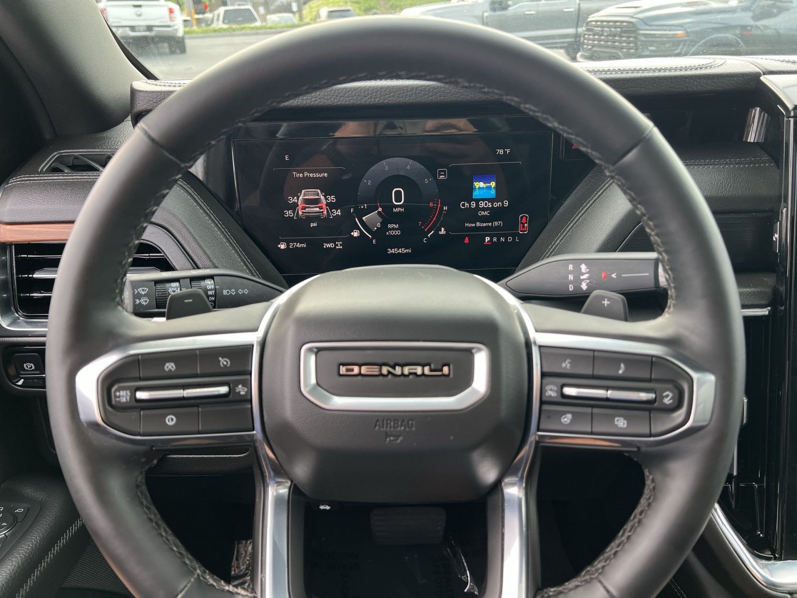 Used 2026 GMC Yukon Denali w/ Sun & Power Step Package AWD/4WD image 16