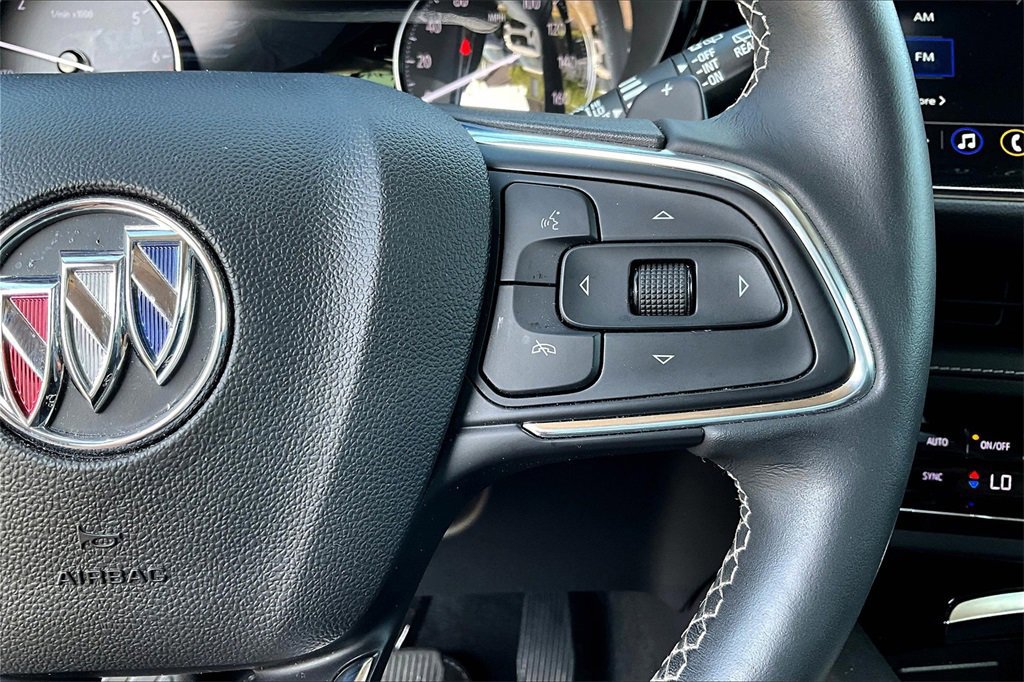 Used 2023 Buick Envision Essence image 19