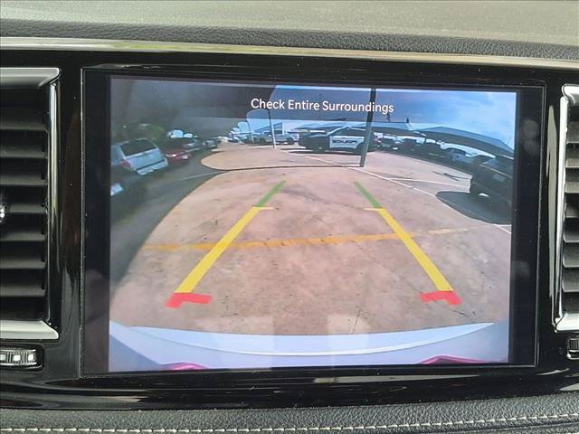 Used 2025 Chrysler Pacifica Limited FWD image 11
