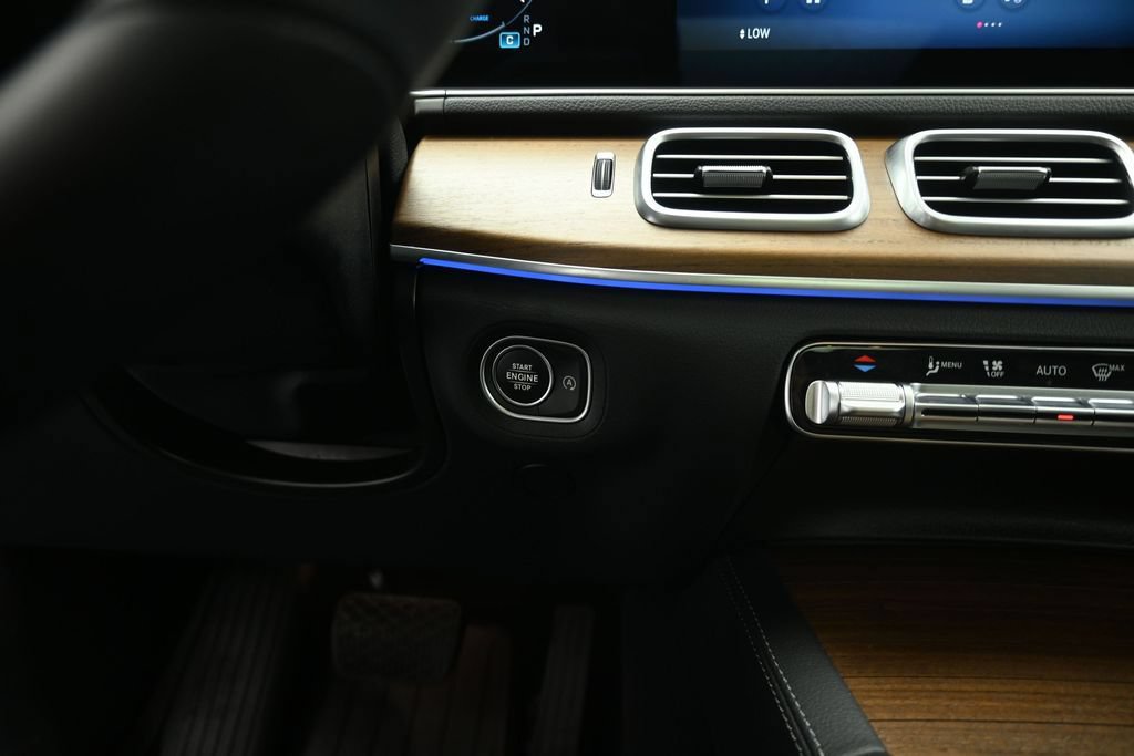 Used 2025 Mercedes-Benz GLE 350 4MATIC image 16