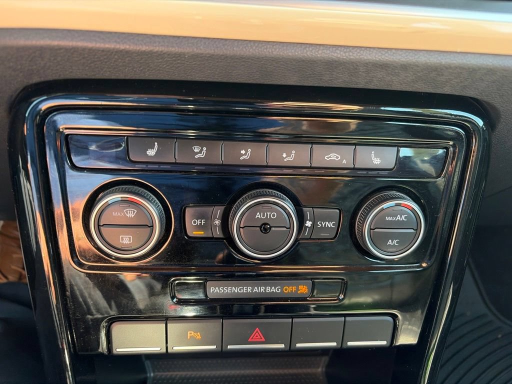 Used 2019 Volkswagen Beetle 2.0T Final Edition SEL FWD image 18