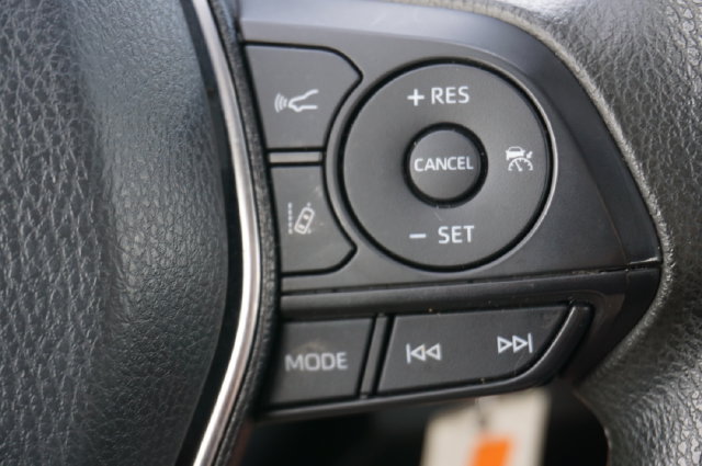 Used 2020 Toyota Camry LE FWD image 27