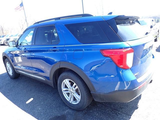 Certified 2021 Ford Explorer XLT w/ Equipment Group 202A image 5