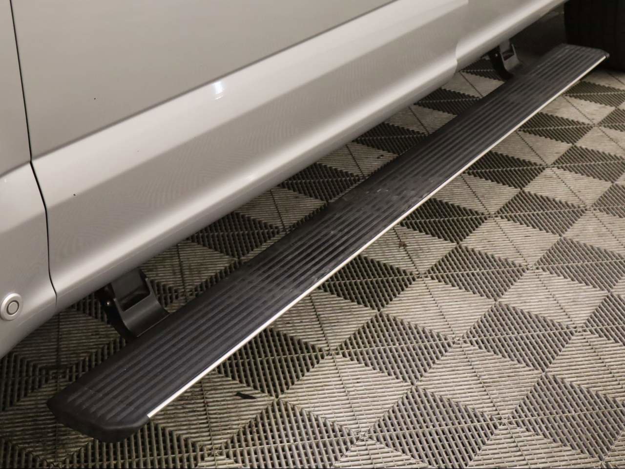 Certified 2018 Ford F150 Platinum w/ Equipment Group 701A Luxury image 22