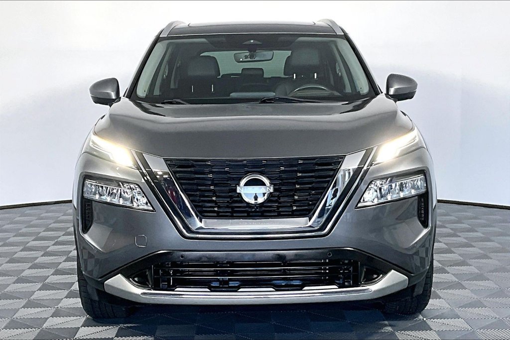 Used 2023 Nissan Rogue Platinum w/ Platinum Premium Package FWD image 3