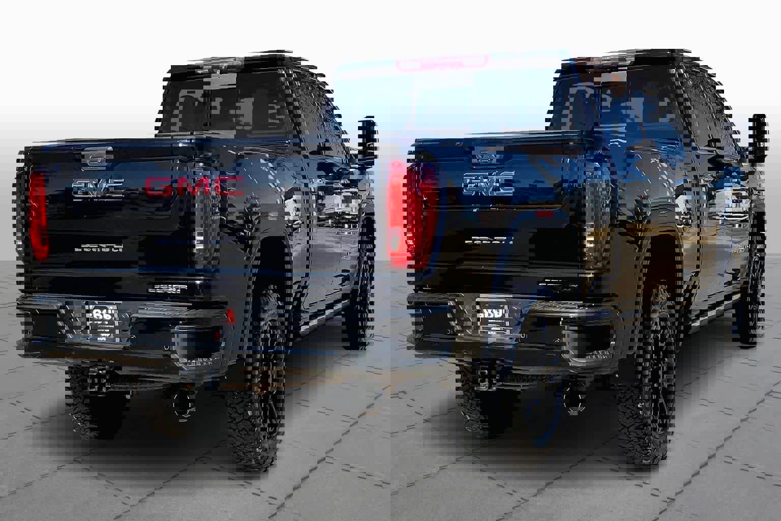 Used 2022 GMC Sierra 2500 Denali w/ Denali Black Diamond Edition image 12