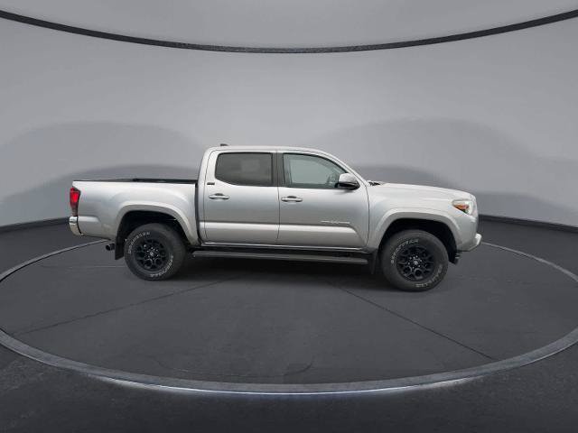 Used 2021 Toyota Tacoma SR5 AWD/4WD image 9