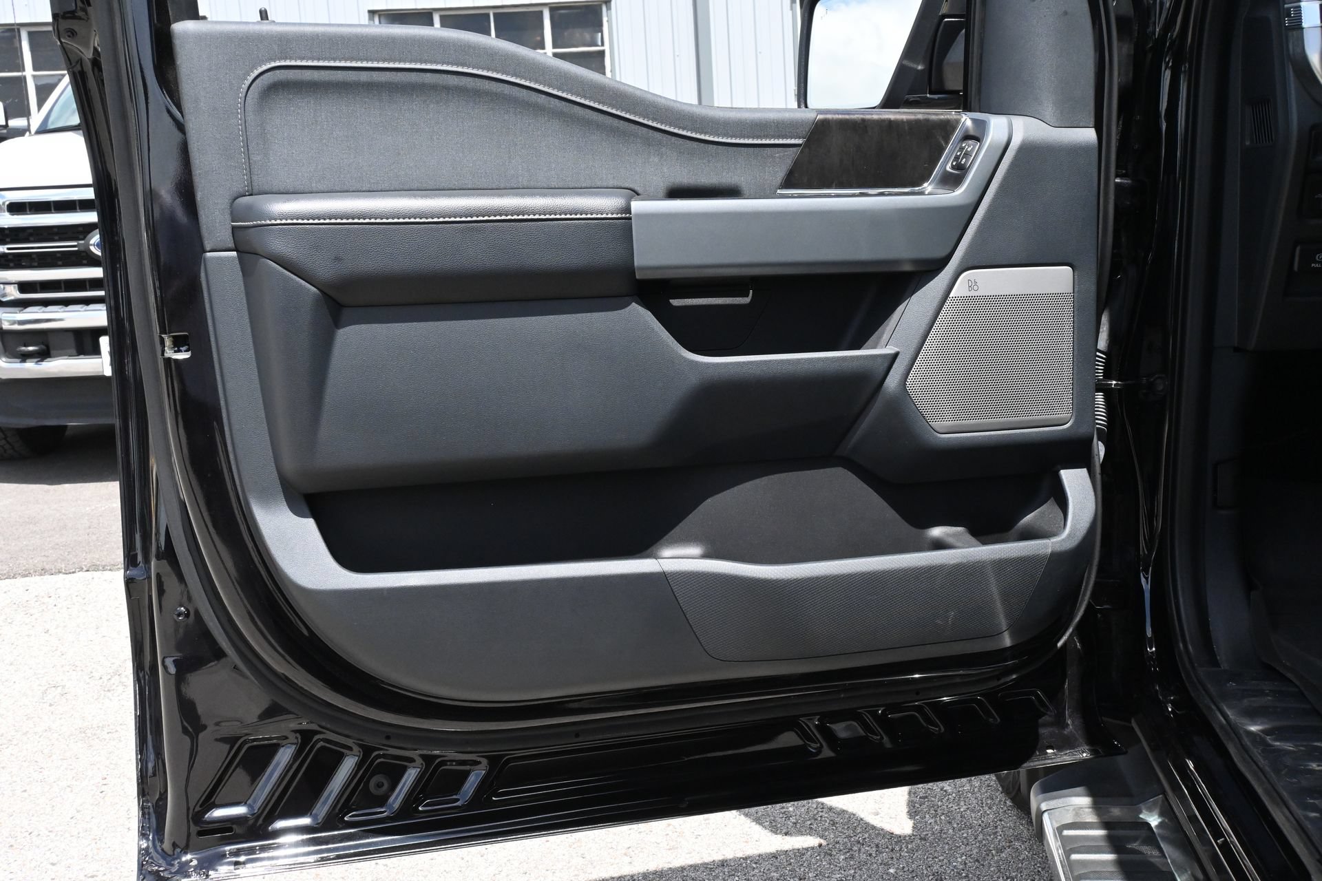 Certified 2022 Ford F150 Lariat w/ Equipment Group 502A High AWD/4WD image 17