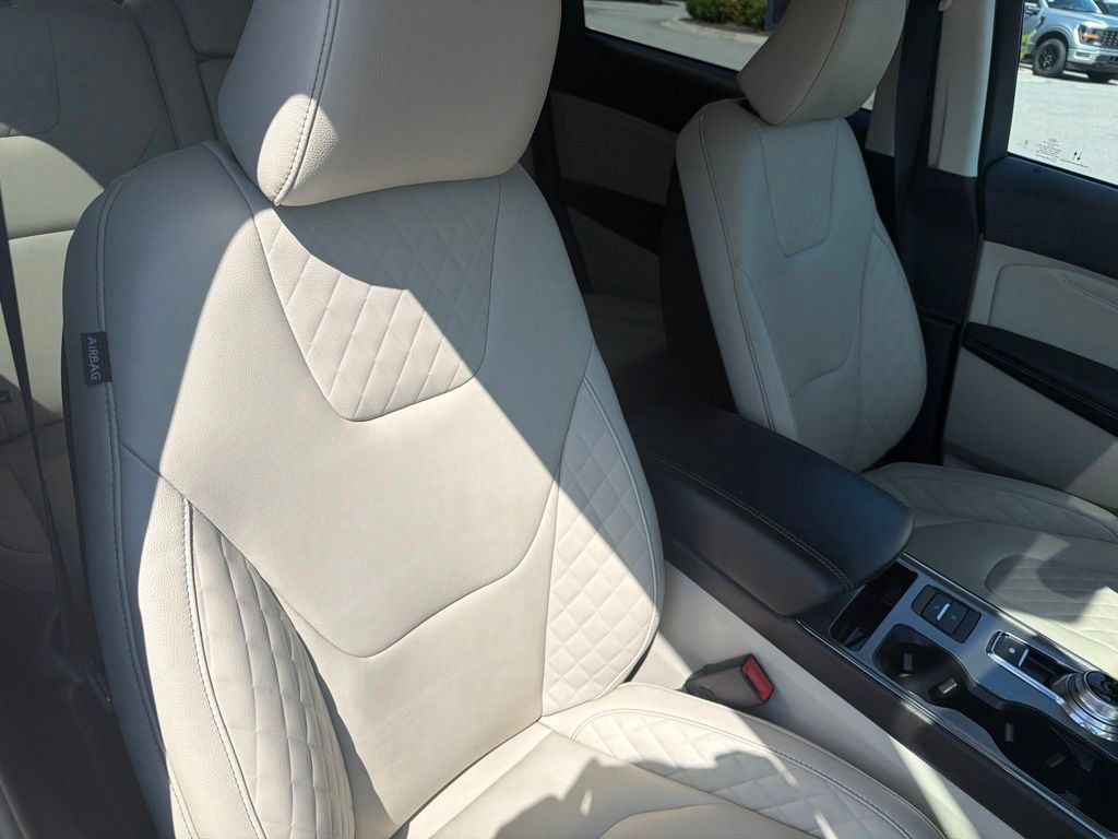 Certified 2024 Ford Edge Titanium AWD/4WD image 32