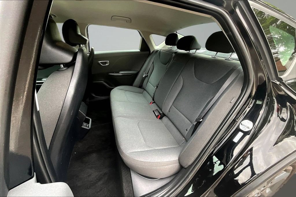 Used 2025 Kia K4 FWD image 23