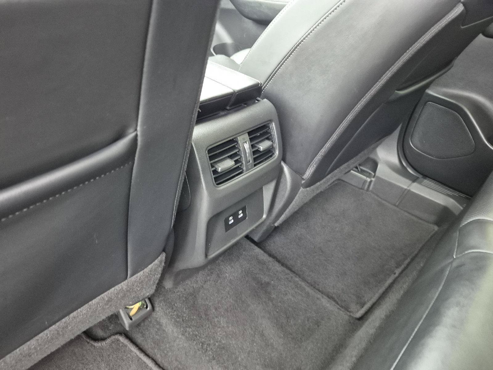 Used 2024 Nissan Rogue Platinum FWD image 11