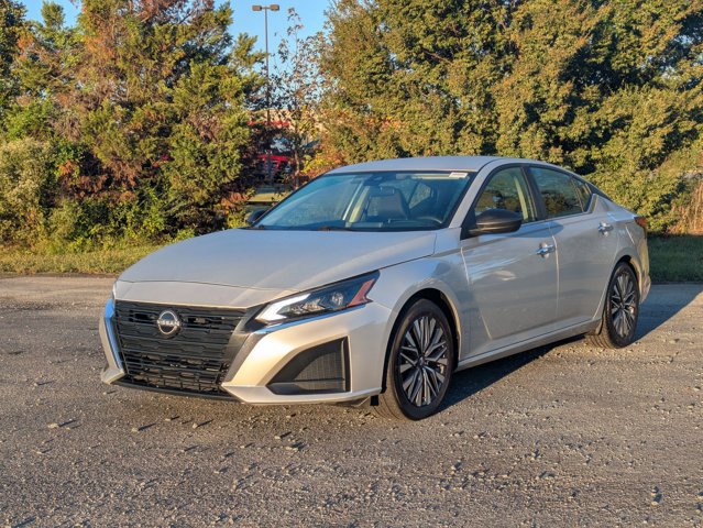 Used 2024 Nissan Altima 2.5 SV image 7