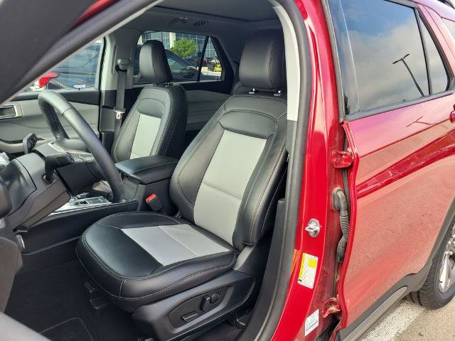 Certified 2024 Ford Explorer XLT w/ Equipment Group 202A AWD/4WD image 19