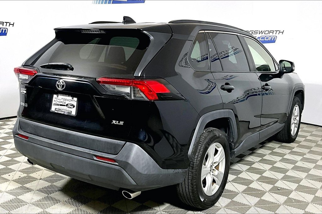 Used 2019 Toyota RAV4 XLE FWD image 9