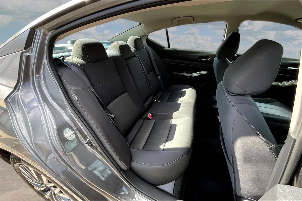 Used 2024 Nissan Altima 2.5 SV FWD image 26