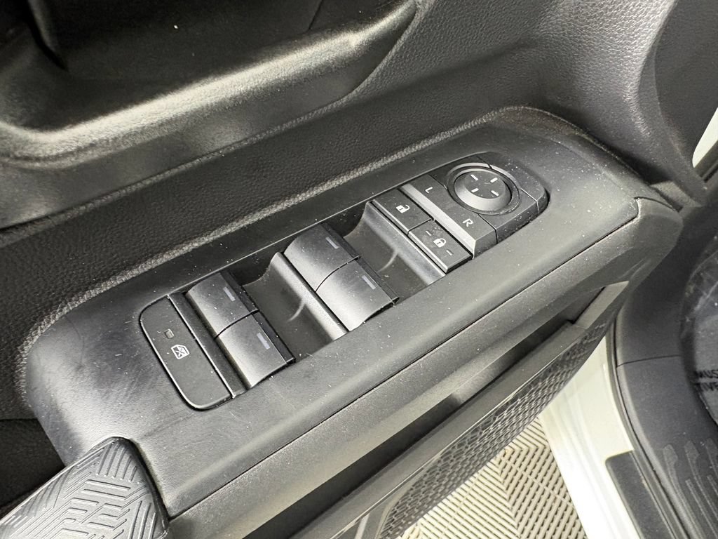 Used 2025 Toyota Tacoma SR AWD/4WD image 12