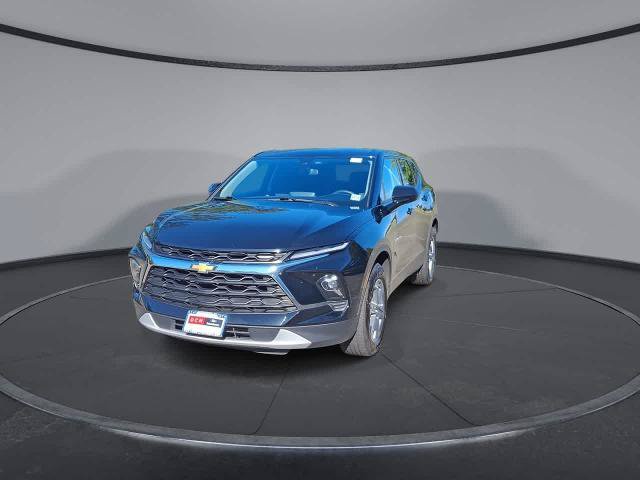 Used 2025 Chevrolet Blazer LT AWD/4WD image 3