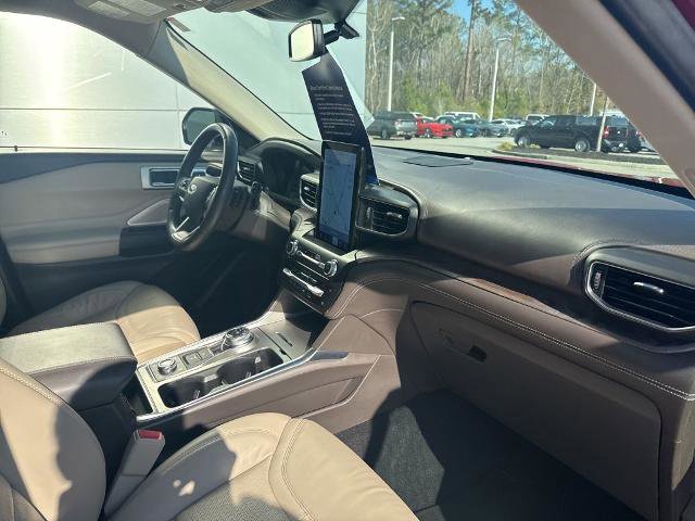 Certified 2020 Ford Explorer Platinum w/ Premium Technology Package image 32