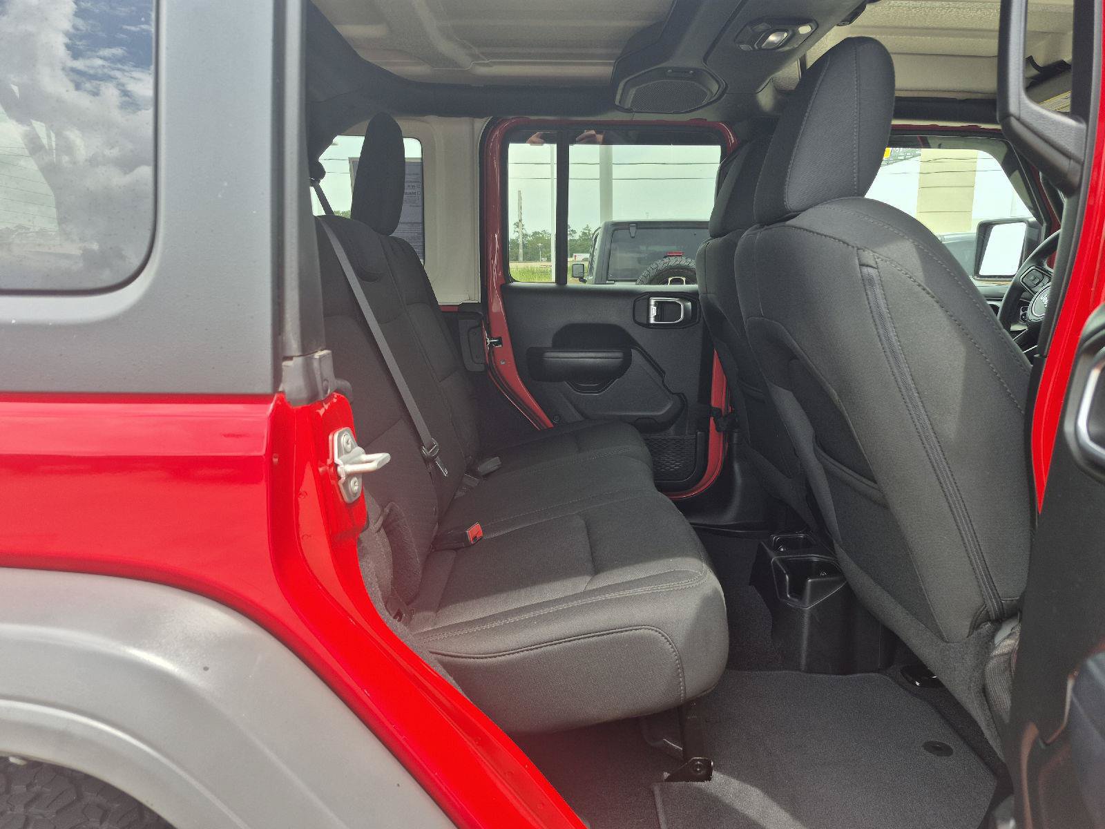 Used 2018 Jeep Wrangler Unlimited Sport S AWD/4WD image 8