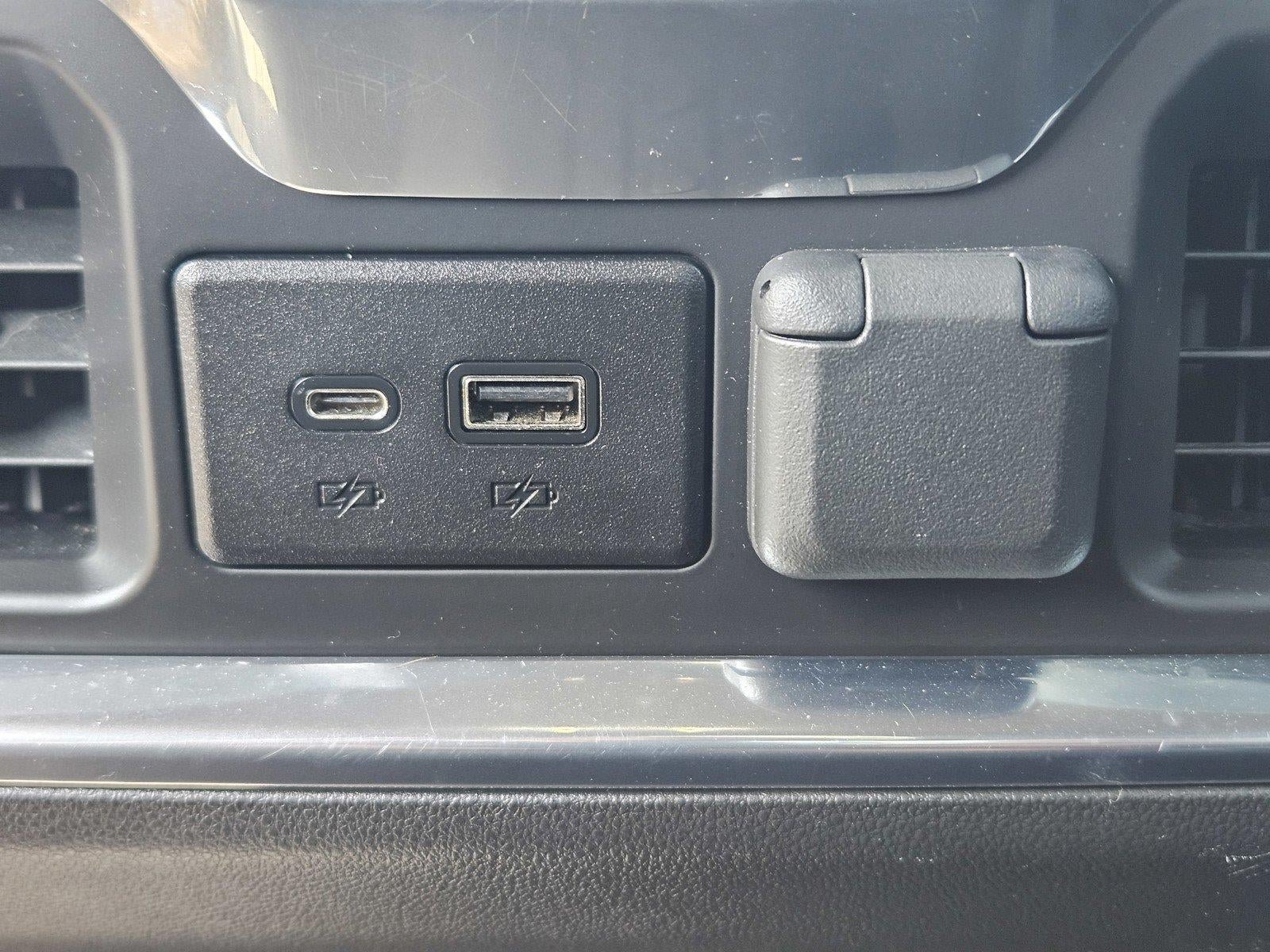 Used 2022 Chevrolet Silverado 1500 High Country w/ Safety Package II AWD/4WD image 13