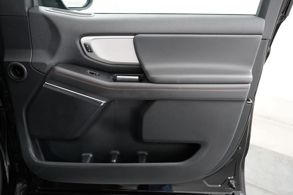 Certified 2025 Ford Expedition Active AWD/4WD image 34