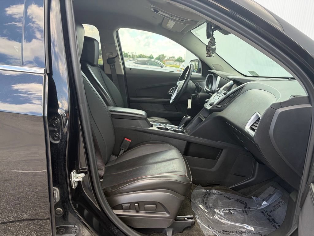 Used 2017 Chevrolet Equinox Premier w/ Enhanced Convenience Package AWD/4WD image 27