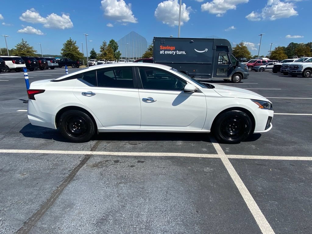 Used 2023 Nissan Altima 2.5 S FWD image 8