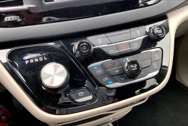 Used 2023 Chrysler Voyager LX FWD image 31