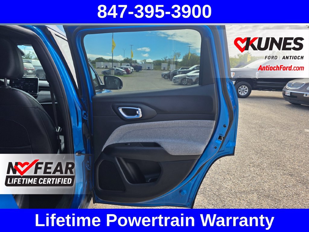 Used 2024 Jeep Compass Latitude AWD/4WD image 31