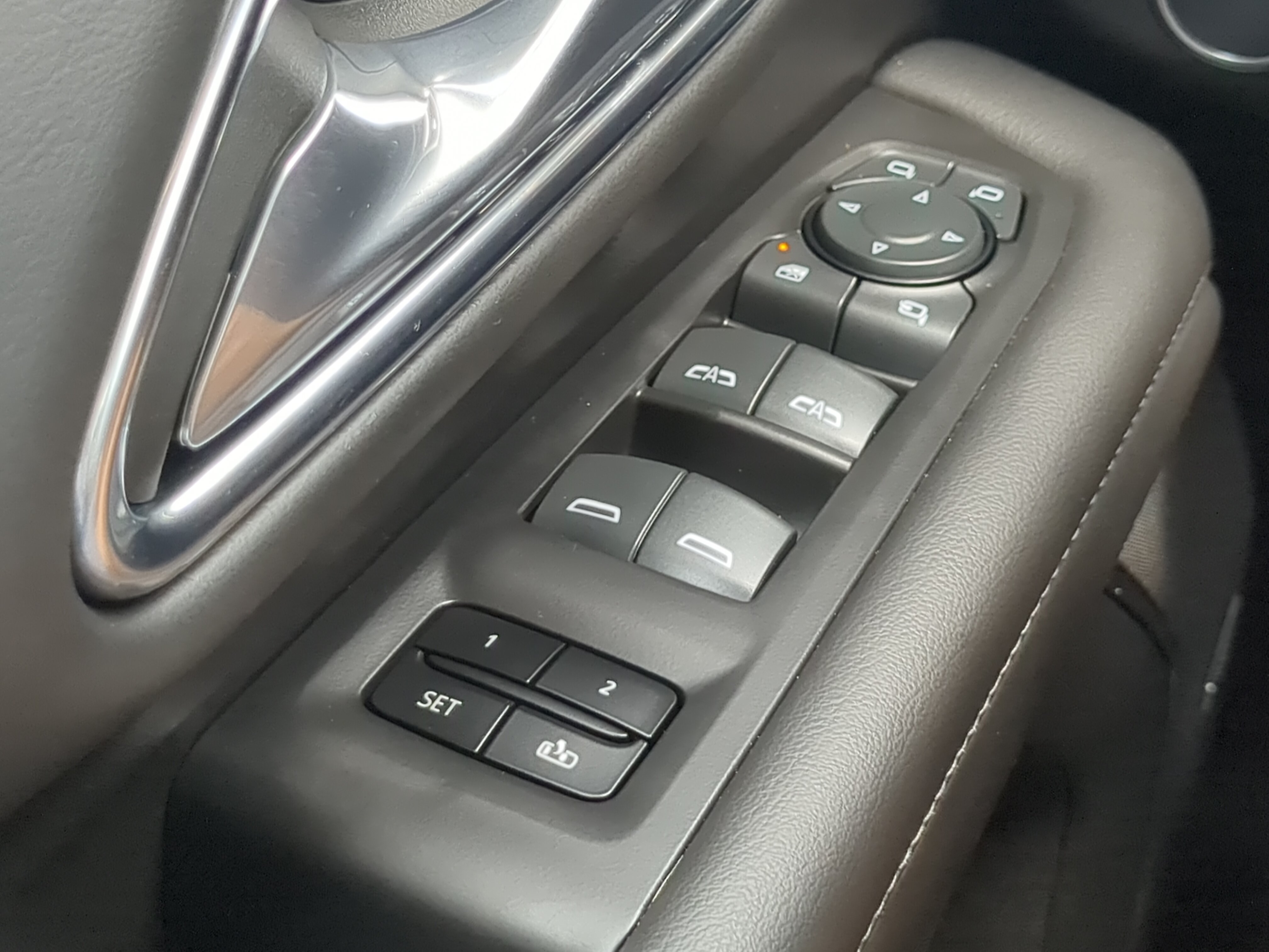 Used 2024 Chevrolet Tahoe LT w/ LT Signature Plus Package RWD image 23