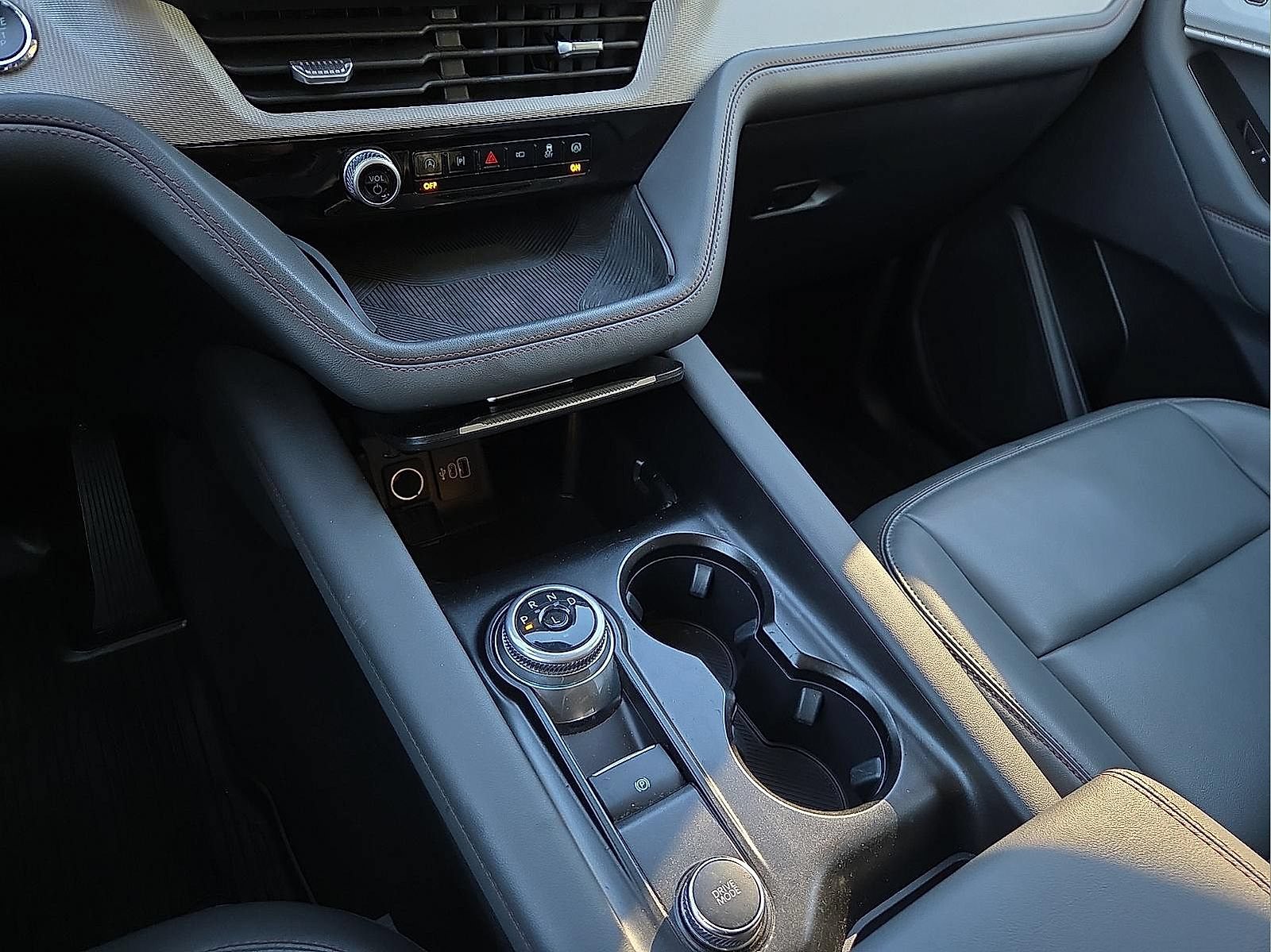 Certified 2025 Ford Explorer Active w/ Active Comfort Package RWD image 25