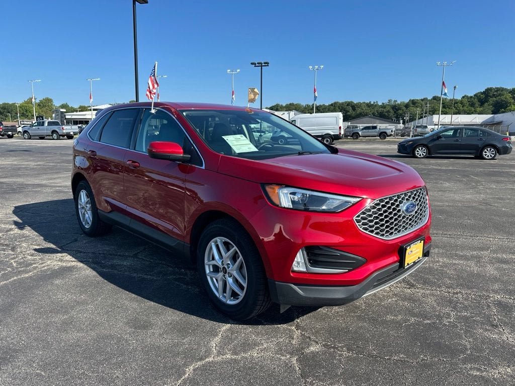 Certified 2024 Ford Edge SEL w/ Convenience Package AWD/4WD image 3