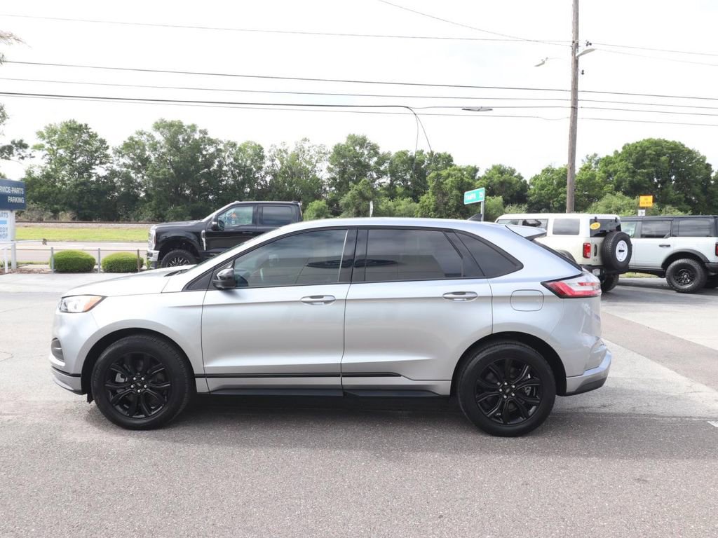Certified 2023 Ford Edge SE w/ Black Appearance Package image 2