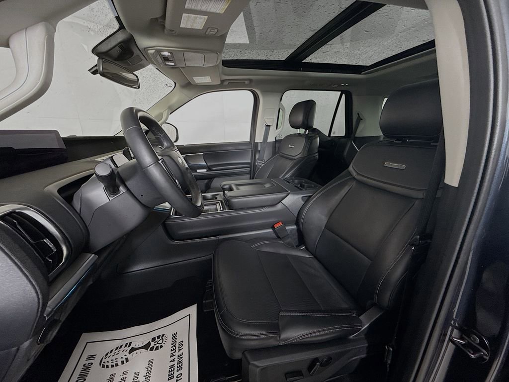 Certified 2025 Ford Expedition Platinum image 9