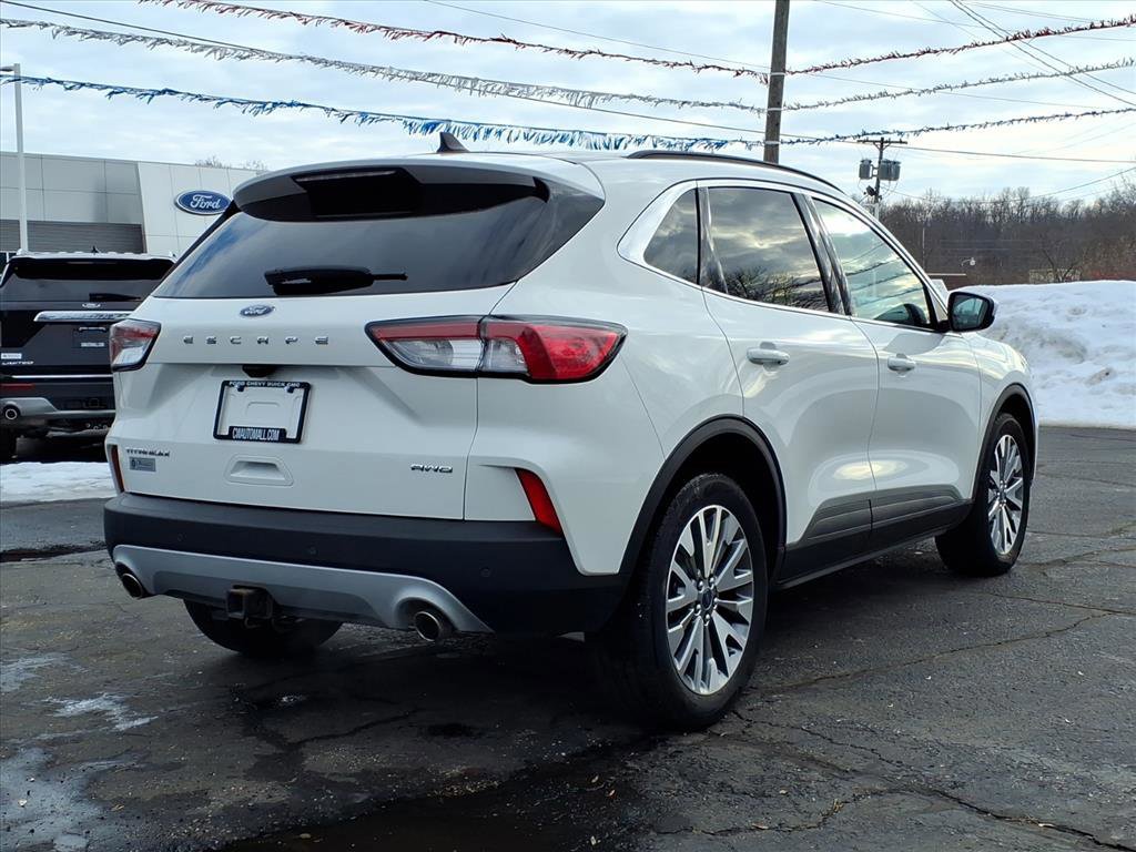 Certified 2022 Ford Escape Titanium w/ Class II Trailer Tow Package image 5