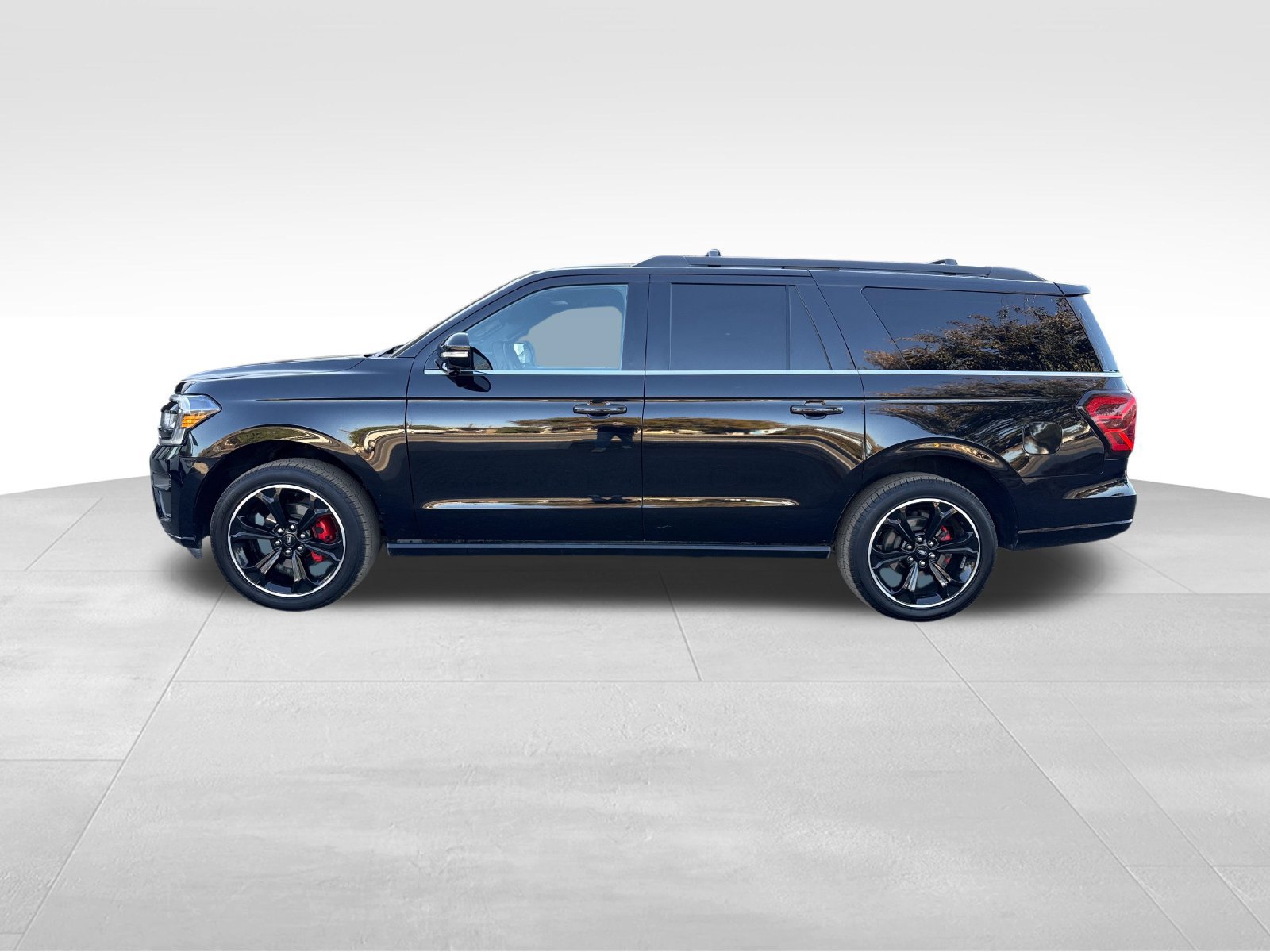 Certified 2023 Ford Expedition Max Limited AWD/4WD image 2