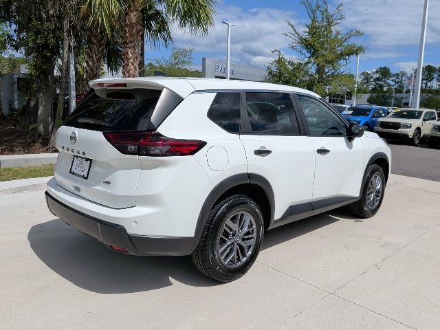 Used 2024 Nissan Rogue S AWD/4WD image 5