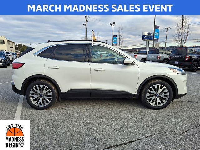 Certified 2022 Ford Escape Titanium w/ Class II Trailer Tow Package image 12