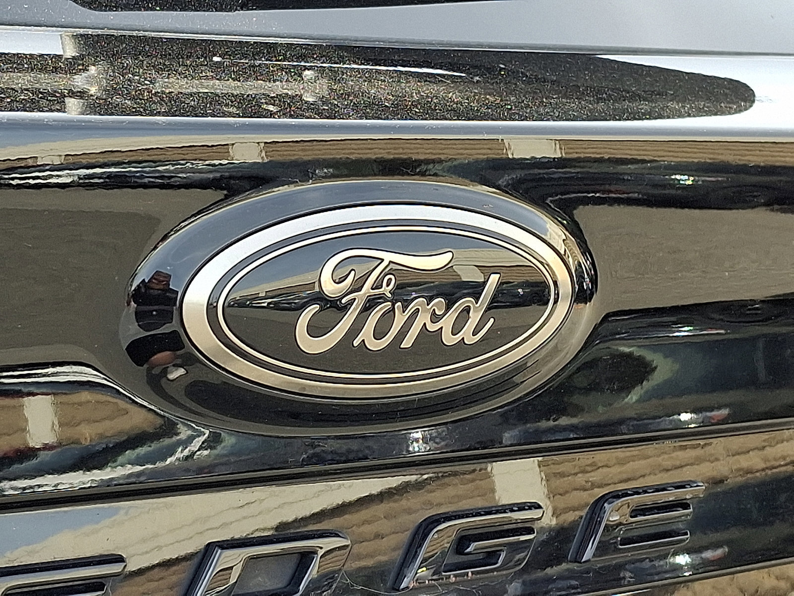 Certified 2022 Ford Edge SE w/ Black Appearance Package image 29