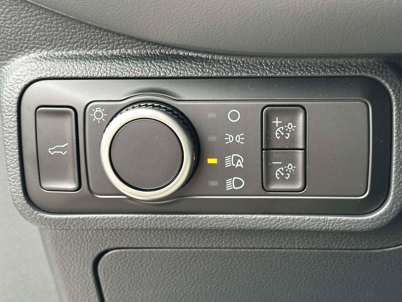 Certified 2025 Ford Explorer Active AWD/4WD image 20