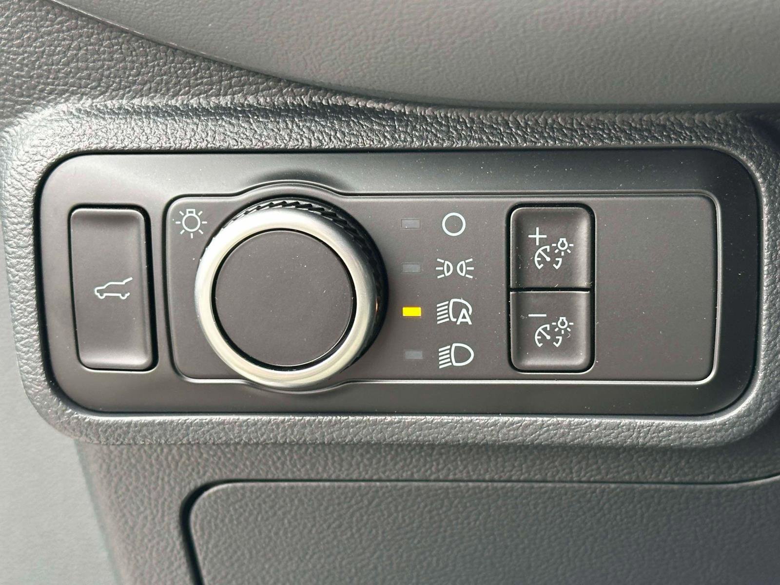 Certified 2025 Ford Explorer Active image 20