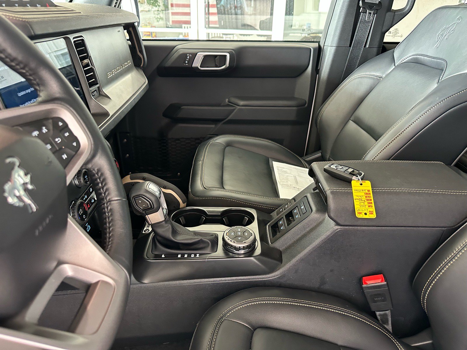 Certified 2025 Ford Bronco Badlands AWD/4WD image 18