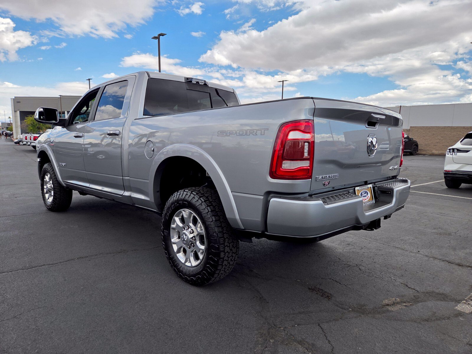 Used 2022 RAM 2500 Laramie AWD/4WD image 4