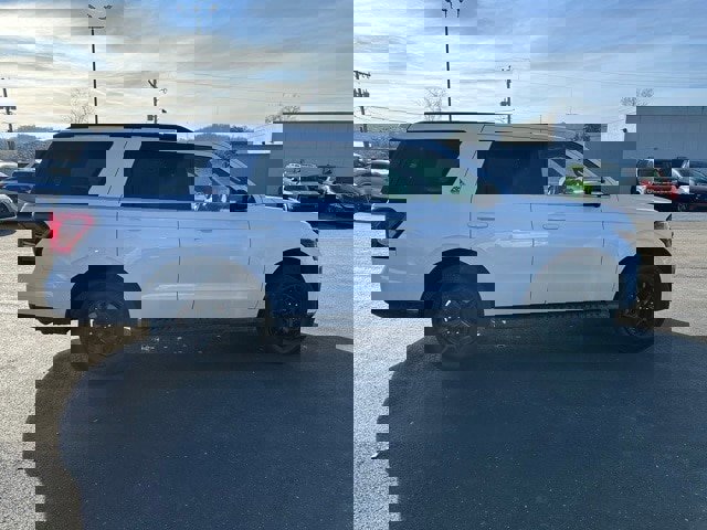 Certified 2024 Ford Expedition Timberline image 2