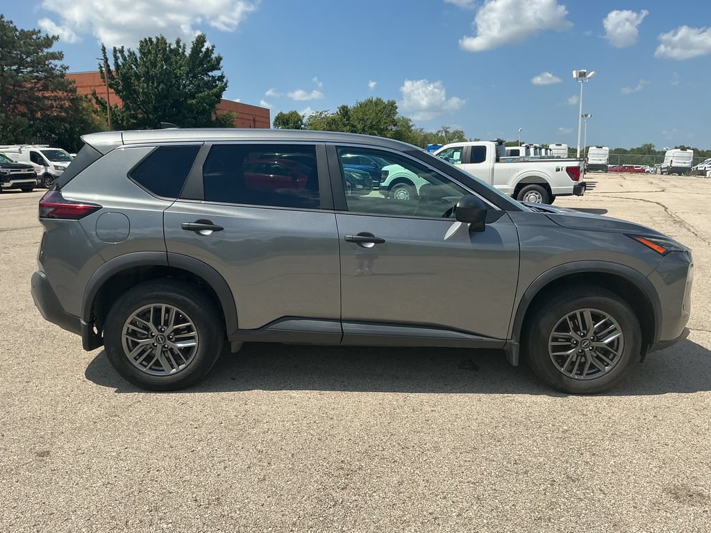 Used 2023 Nissan Rogue S AWD/4WD image 6