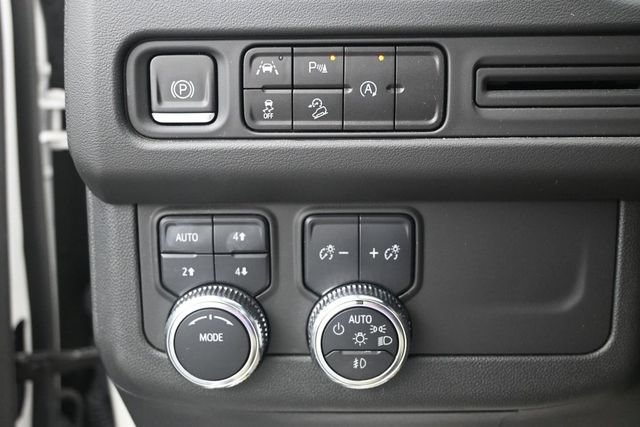 Used 2023 GMC Yukon XL AT4 w/ LPO, Floor Liner Package AWD/4WD image 8