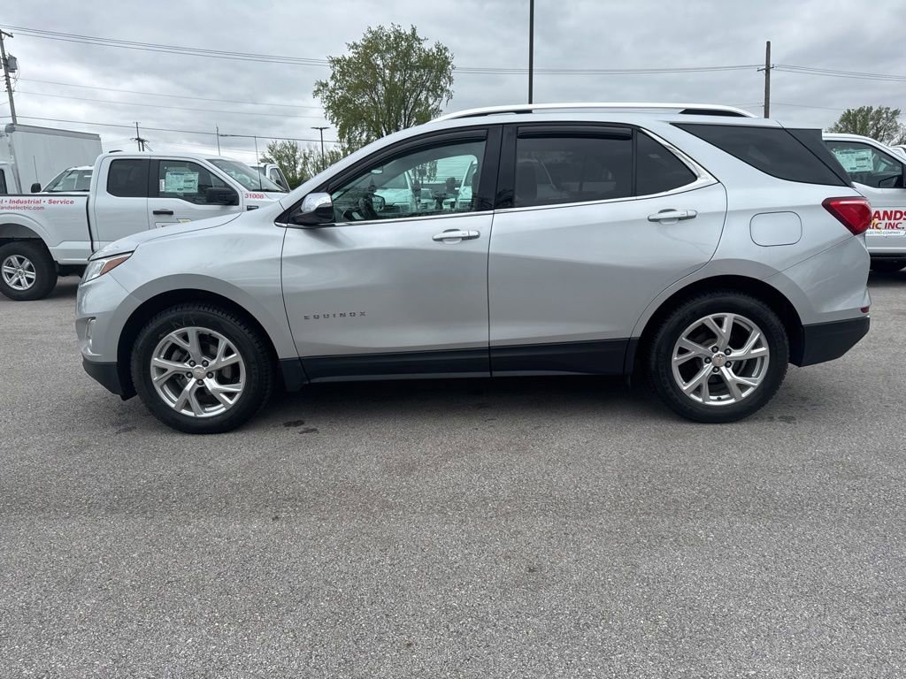 Used 2018 Chevrolet Equinox Premier AWD/4WD image 2