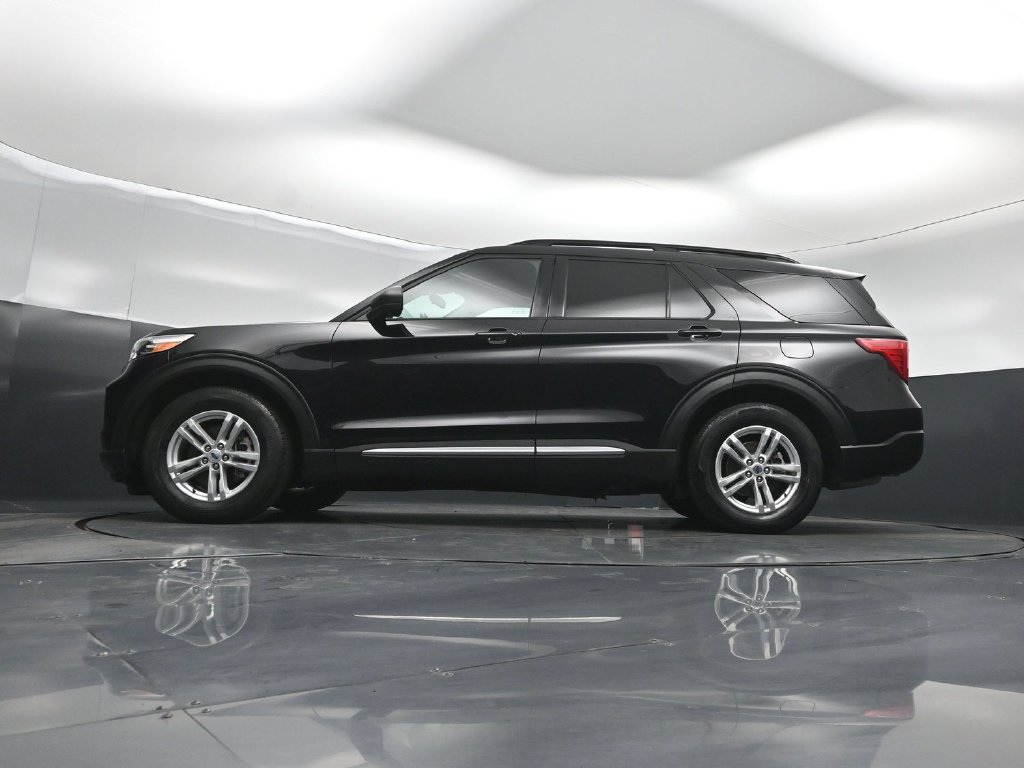 Certified 2023 Ford Explorer XLT w/ Equipment Group 202A RWD image 47