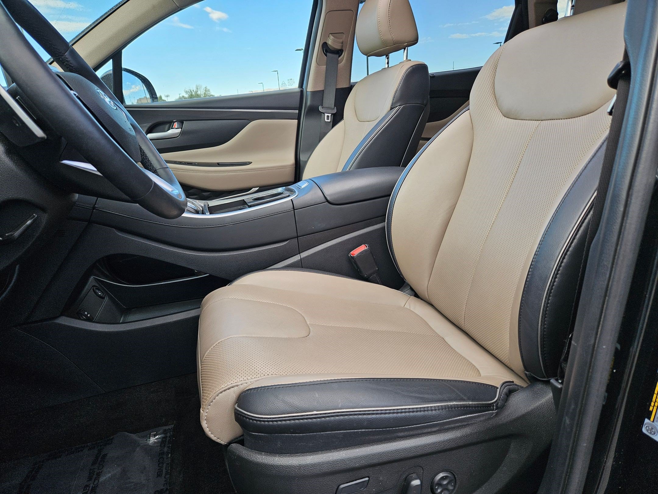 Used 2023 Hyundai Santa Fe Limited w/ Cargo Package AWD/4WD image 17